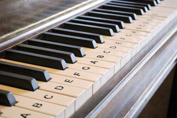 5 LÝ DO CHỌN PIANO LÀ NHẠC CỤ TỐT ĐỂ HỌC