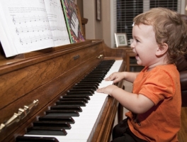 Khi nào bé đủ điều kiện học Piano tại nhà?